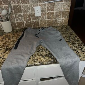 Nike Tech Men's Light Gray Joggers